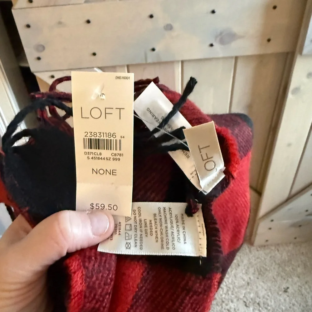 LOFT chic red
